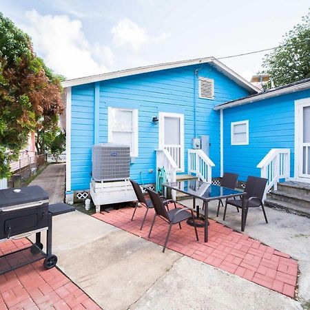 Bright Galveston Bungalow Half Mi To Pleasure Pier ภายนอก รูปภาพ
