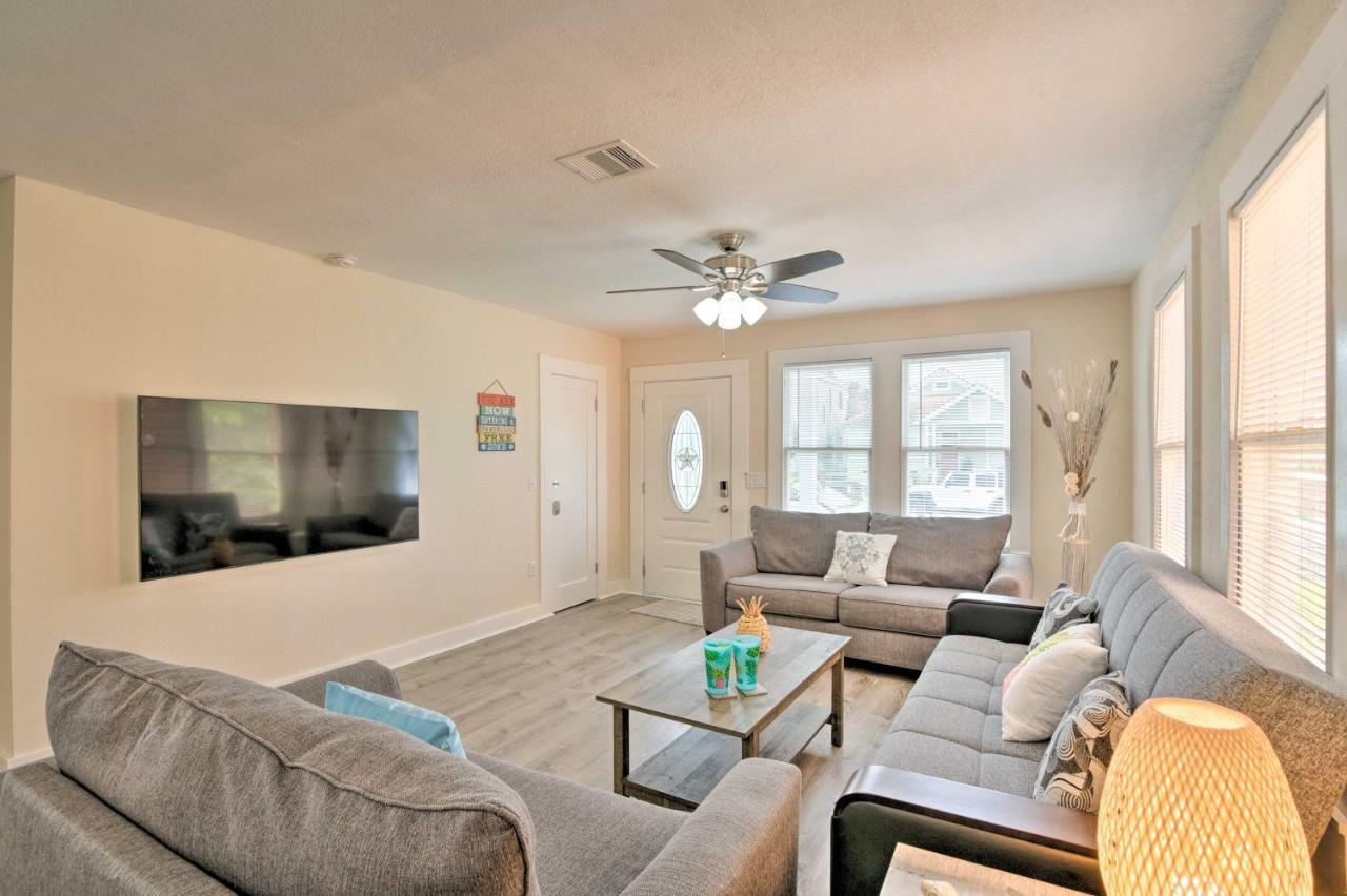 Bright Galveston Bungalow Half Mi To Pleasure Pier ภายนอก รูปภาพ