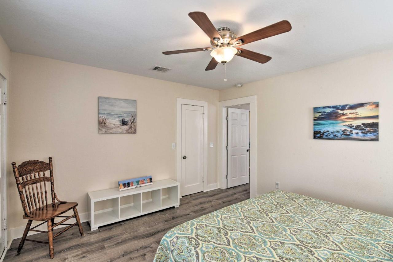 Bright Galveston Bungalow Half Mi To Pleasure Pier ภายนอก รูปภาพ