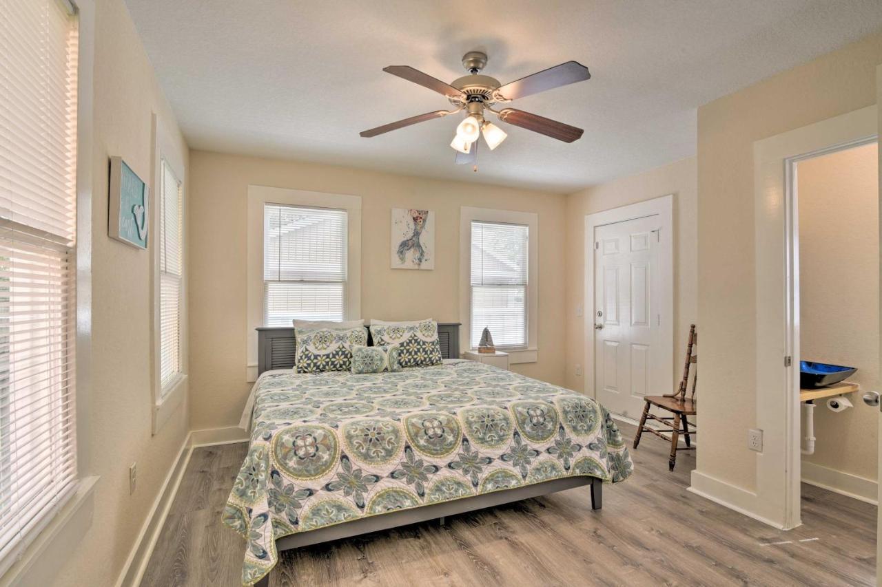 Bright Galveston Bungalow Half Mi To Pleasure Pier ภายนอก รูปภาพ