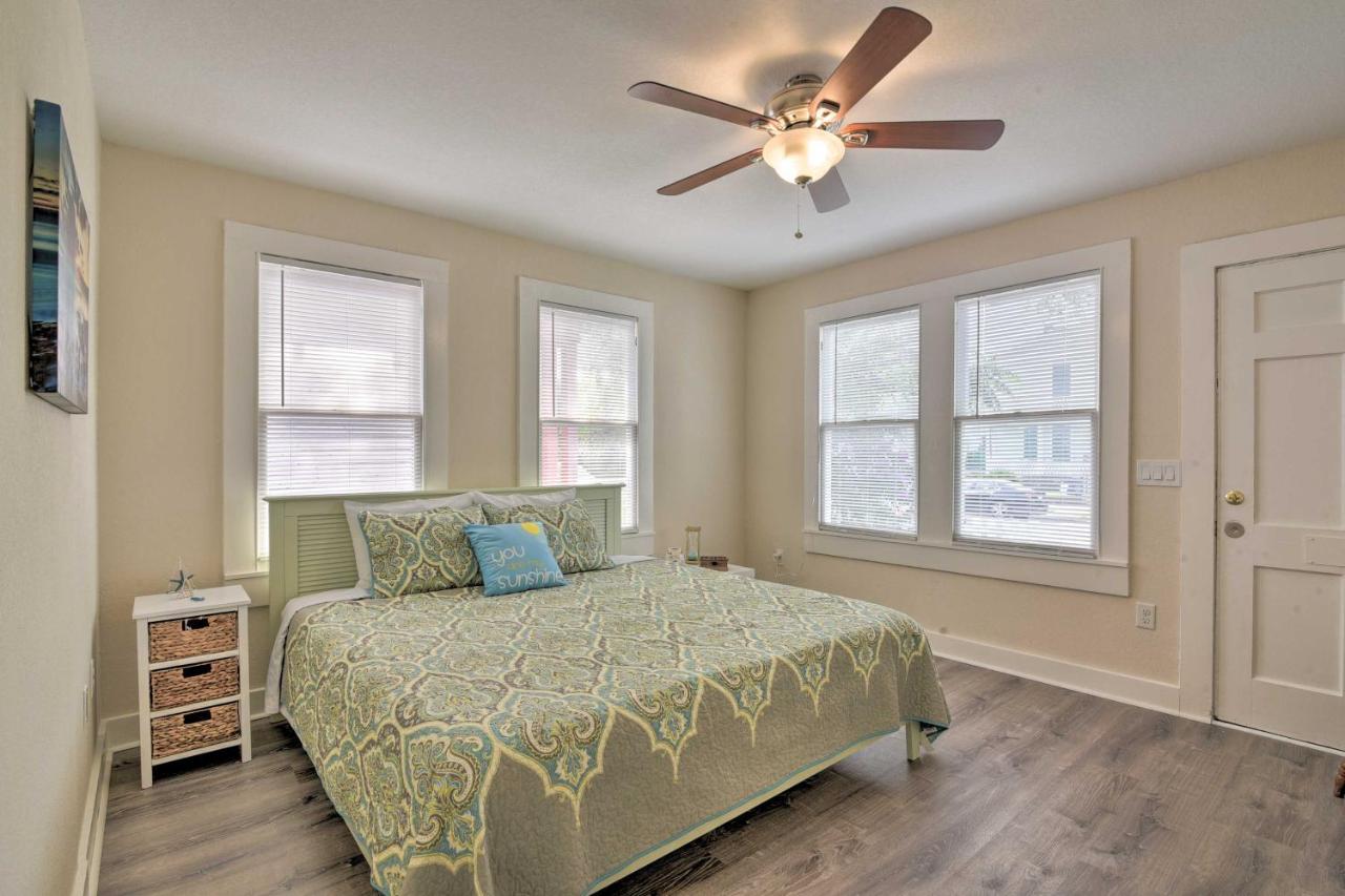 Bright Galveston Bungalow Half Mi To Pleasure Pier ภายนอก รูปภาพ