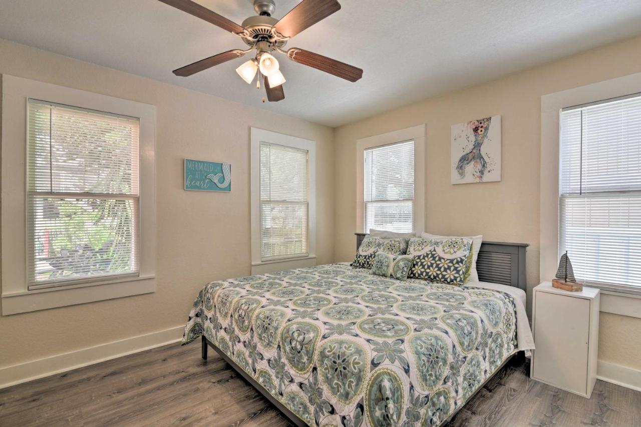 Bright Galveston Bungalow Half Mi To Pleasure Pier ภายนอก รูปภาพ