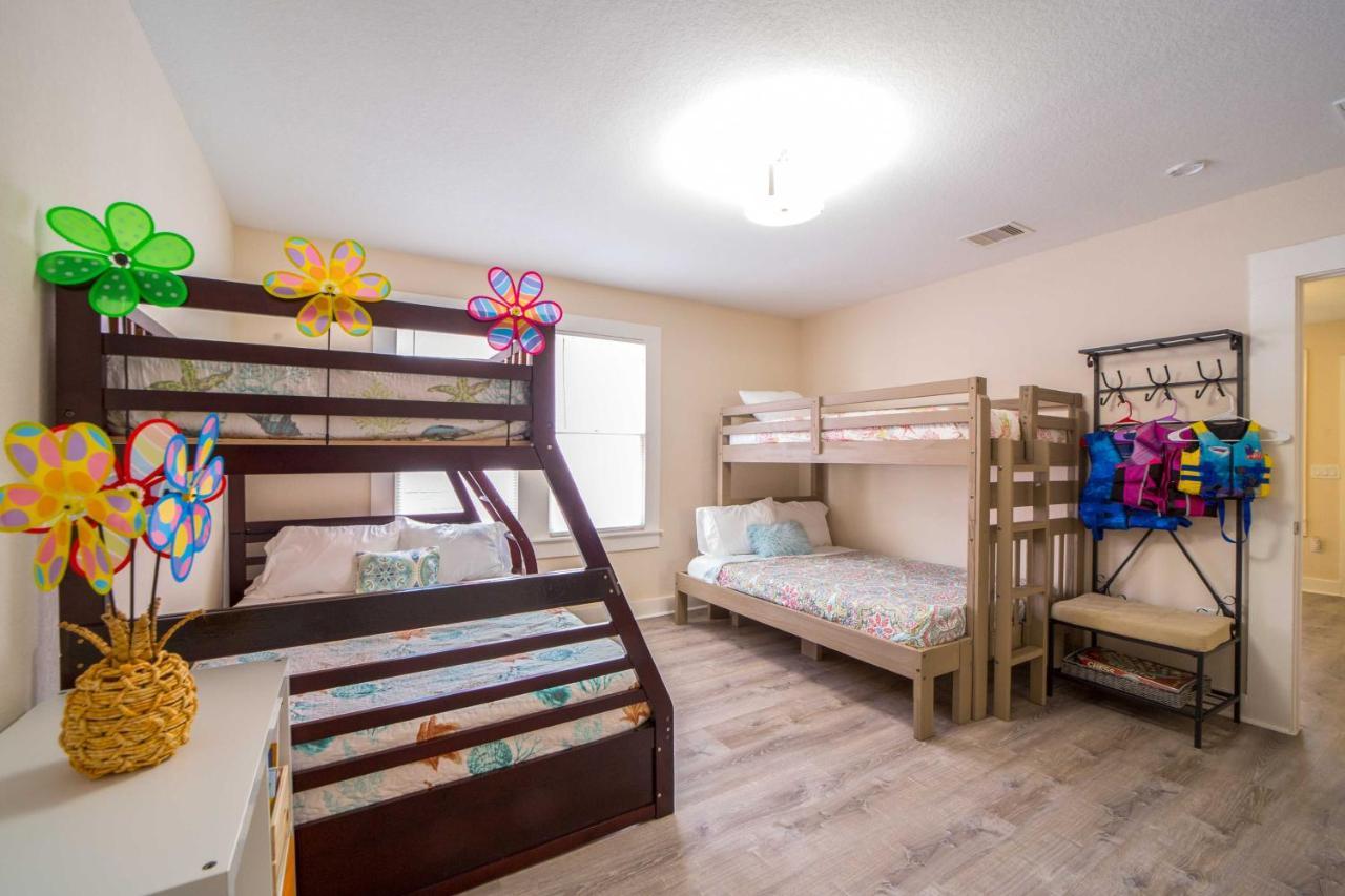 Bright Galveston Bungalow Half Mi To Pleasure Pier ภายนอก รูปภาพ