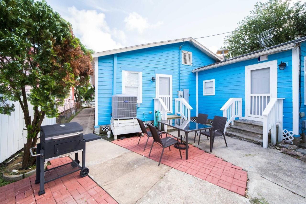 Bright Galveston Bungalow Half Mi To Pleasure Pier ภายนอก รูปภาพ